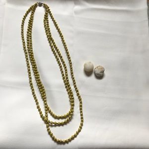 Sweet chartreuse tri-string 31 Bits necklace